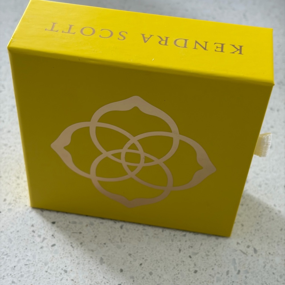 Kendra Scott Yellow Gift Box 4.25” x 4.25” Square gift box